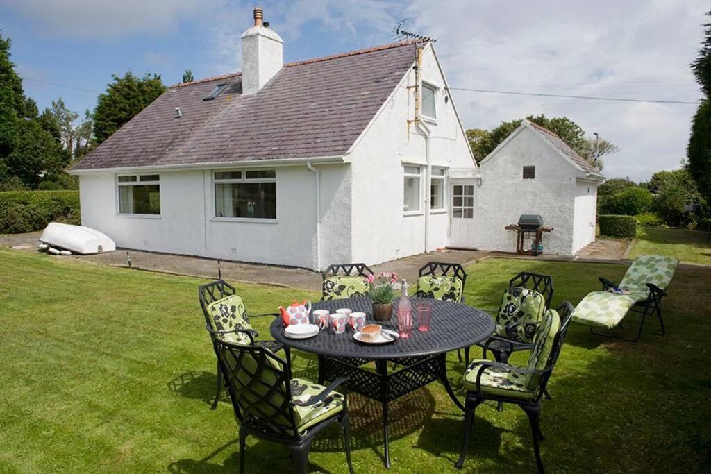 Cae Grugog Cottage-3 Bed-Sleeps 6-Ground Floor Bathroom 特雷杜尔 外观 照片