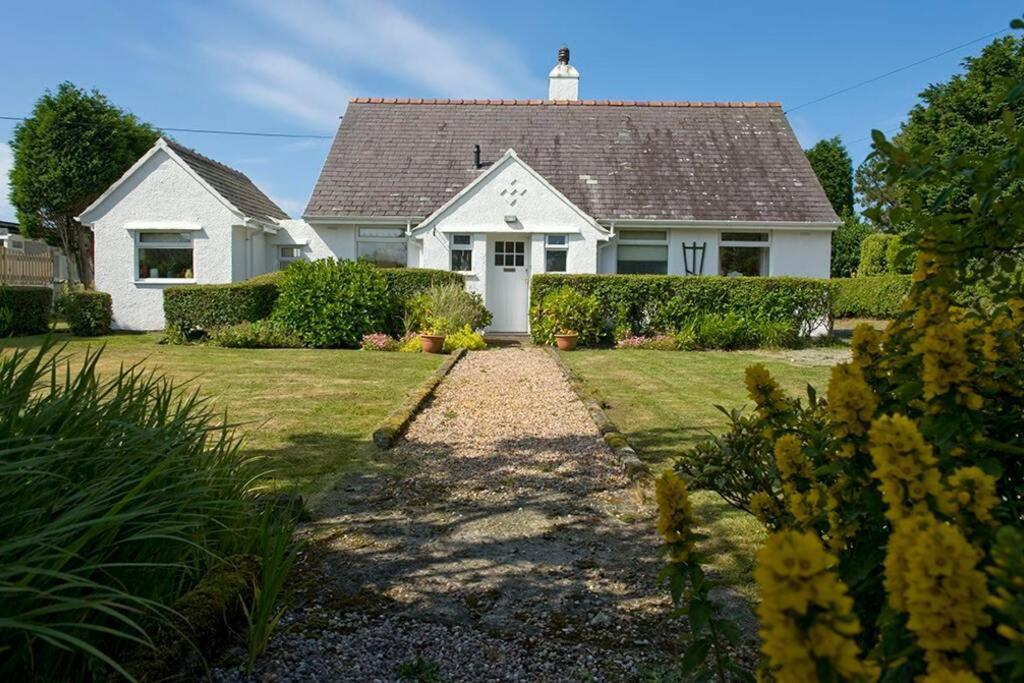 Cae Grugog Cottage-3 Bed-Sleeps 6-Ground Floor Bathroom 特雷杜尔 外观 照片