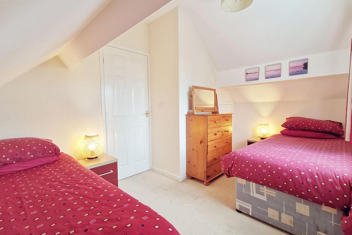 Cae Grugog Cottage-3 Bed-Sleeps 6-Ground Floor Bathroom 特雷杜尔 外观 照片